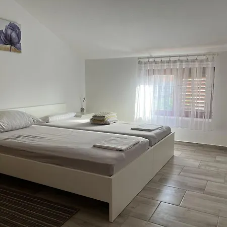 Ana Apartment